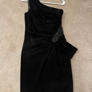 Elegant Black One-Shoulder Evening Dress with Beaded Waist